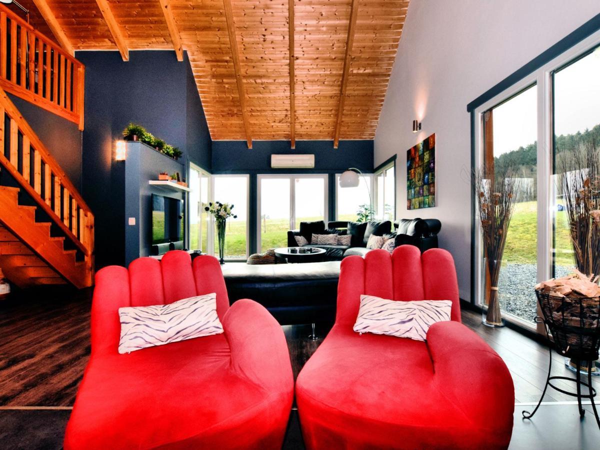 מנהיי Beautiful Villa With Heated Outdoor Pool מראה חיצוני תמונה